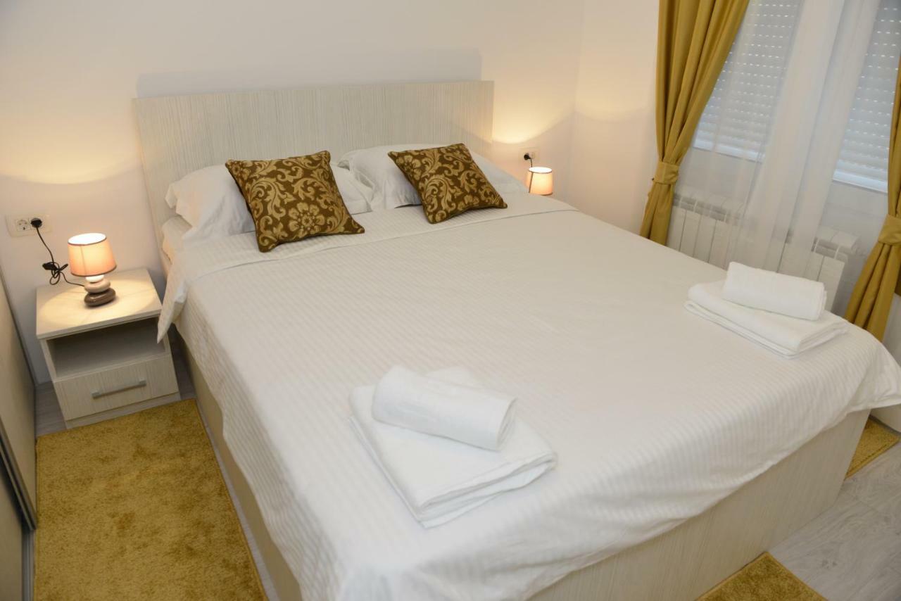 Apartmani Stefanija Тиват Екстер'єр фото
