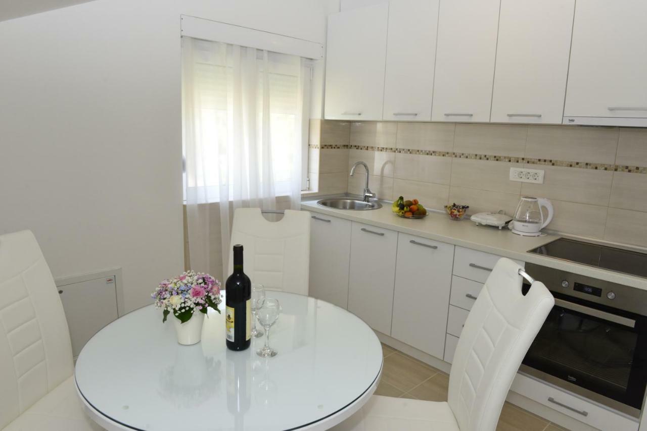 Apartmani Stefanija Тиват Екстер'єр фото