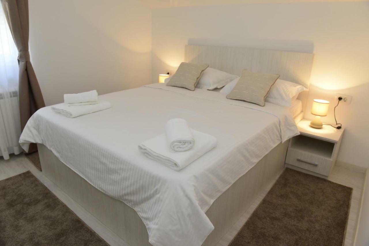 Apartmani Stefanija Тиват Екстер'єр фото
