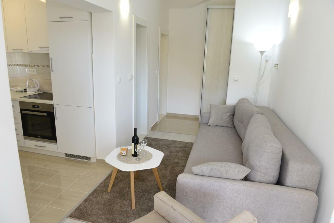 Apartmani Stefanija Тиват Екстер'єр фото