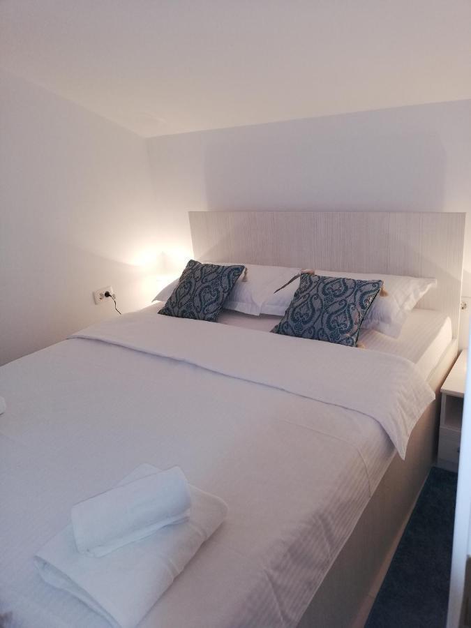 Apartmani Stefanija Тиват Екстер'єр фото