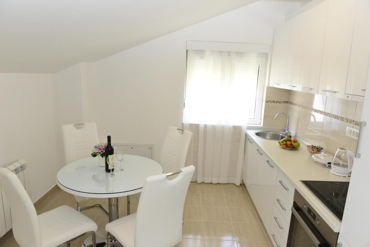 Apartmani Stefanija Тиват Екстер'єр фото